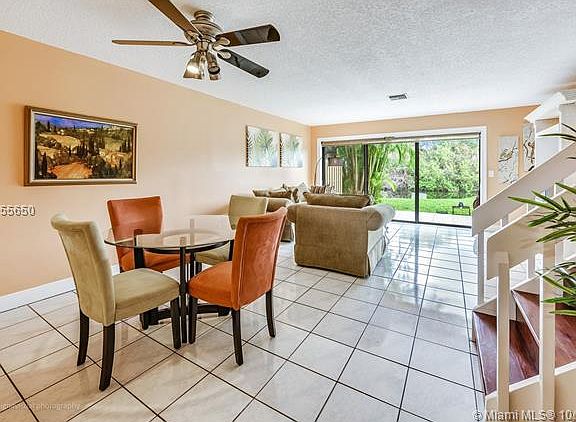 4th image of 3773 Carambola Cir N