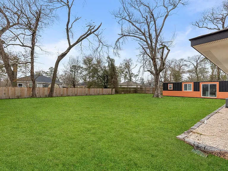 7938 Snowden St — Photo 31