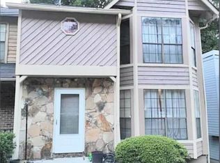 860 Brandy Oaks Ln, Stone Mountain, GA