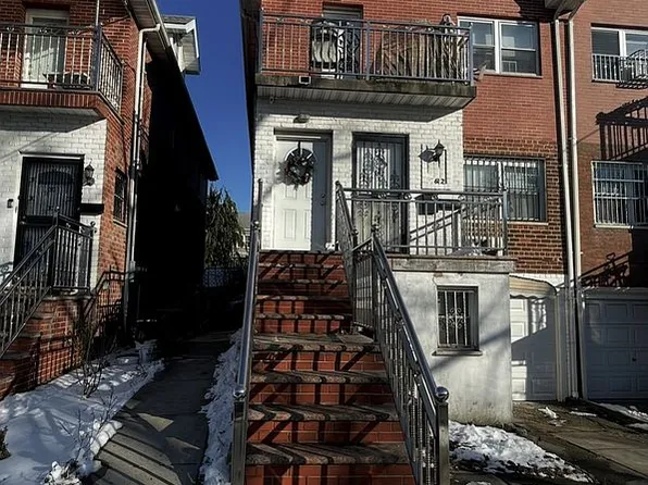 6121 159th St, Fresh Meadows, NY 11365
