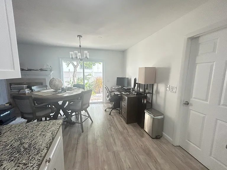 3942 W Eden Roc Cir — Photo 15