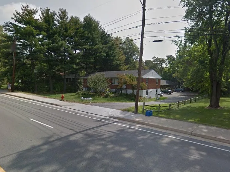 1502 N Main St — Photo 1