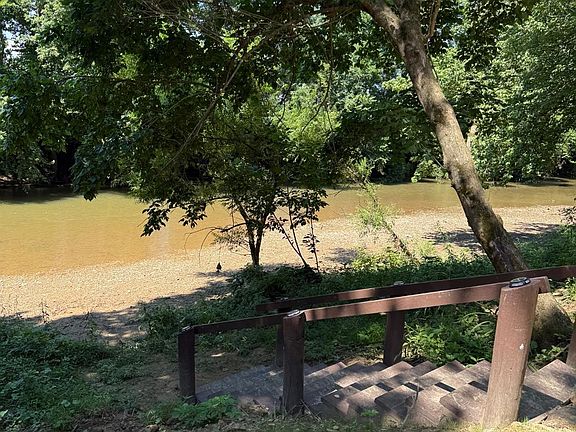 3rd image of 31700 Dixon Mill Rd