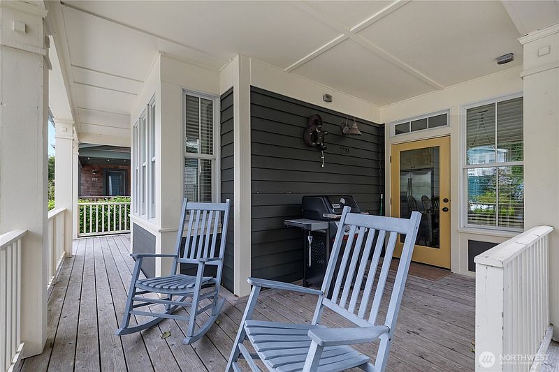 4th image of 229 Compass Street