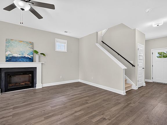 4th image of 117 Greenview St