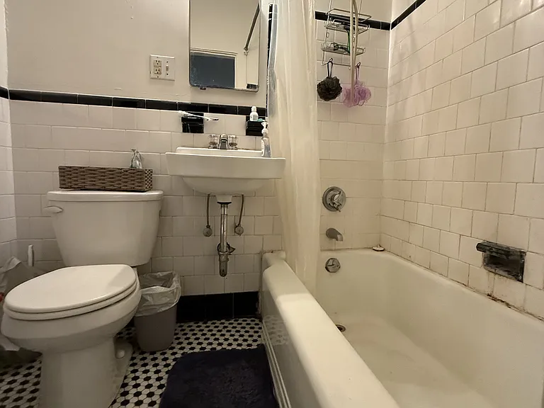 22 Chiswick Rd #17 — Photo 4