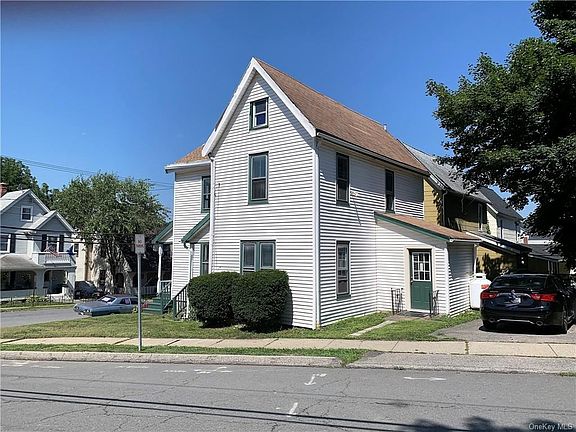 5th image of 22 Oak St