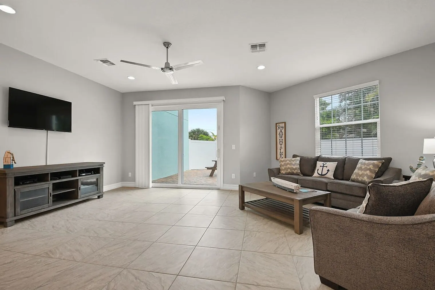 5 bed, 4.0 bath, $5,842 — Photo 3