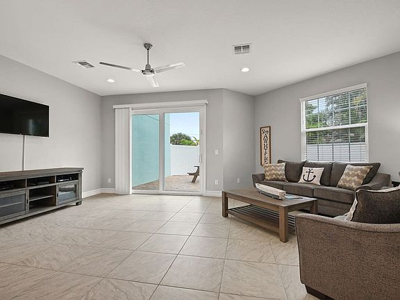 2nd image of 154 Mediterranean Way #Id1044470p