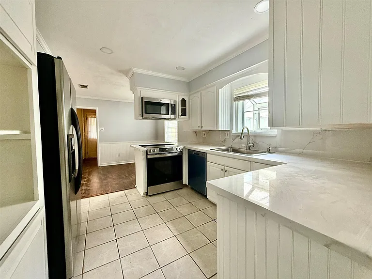 5215 Cheena Dr — Photo 8