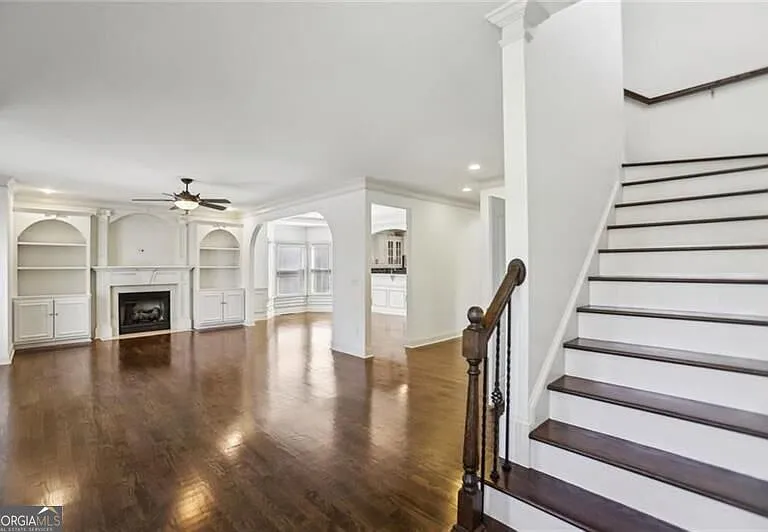 2108 Main St NW — Photo 2