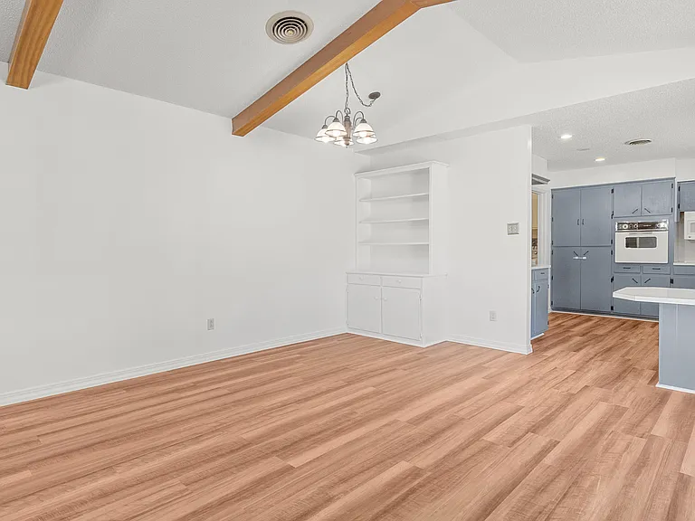 1116 Oakhurst Rd — Photo 10