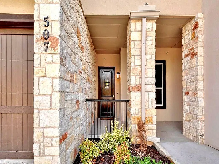 2601 N Quinlan Park Rd #507 — Photo 1