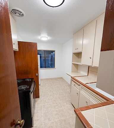 3rd image of 1769 7th Ave APT 4