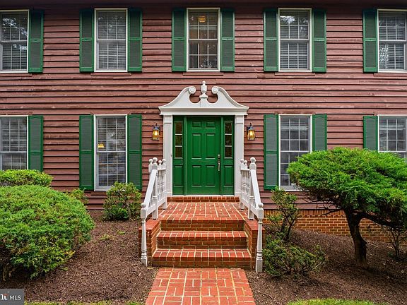 4th image of 8535 Hill Spring Dr