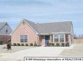 1366 N Carriage View Ln, Southaven, MS 38671