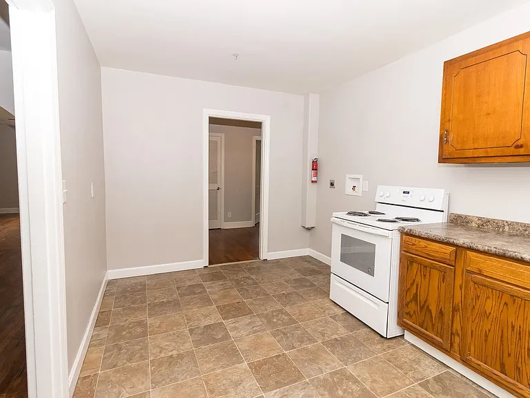 124 S Seminole Dr #A — Photo 10