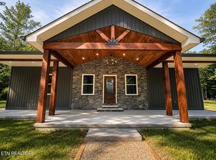 186 Short Leaf Ln, Oneida, TN 37841