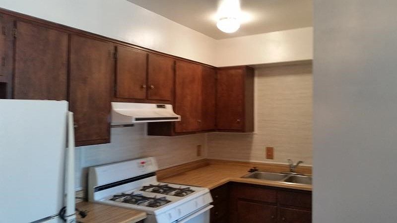 2nd image of 2447 Calle Del Norte
