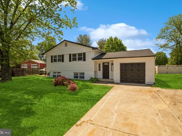 29 E Mary Ln, Waterford Works, NJ 08089