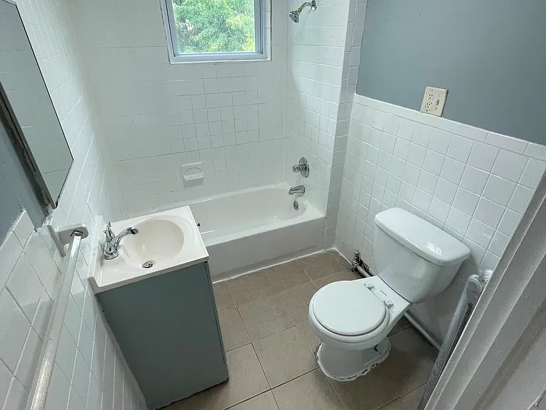 179 Isabella Ave #3 — Photo 4