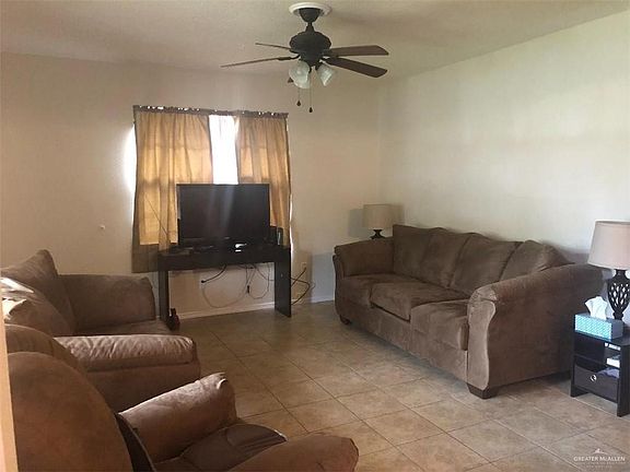 2nd image of 511 W Paisano Ln
