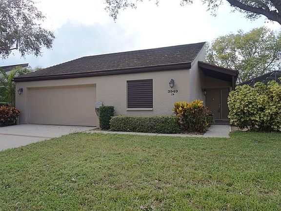 2nd image of 3949 Glen Oaks Manor Dr