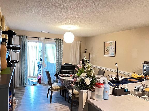 4th image of 1527 Orchard Grove Dr