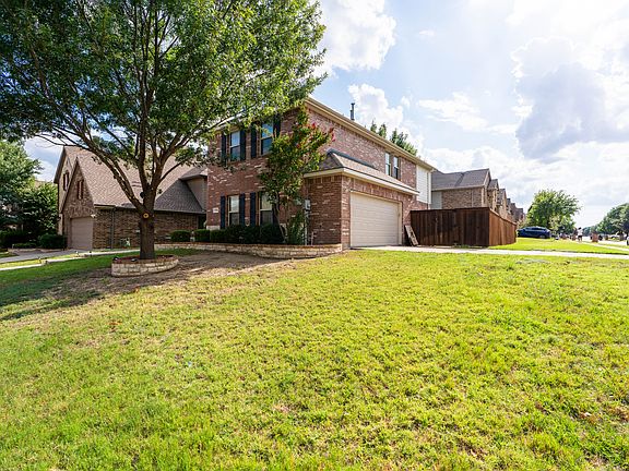 3rd image of 1700 Martina Dr
