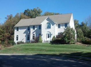 5 Hitching Post Ln, Methuen, MA 01844