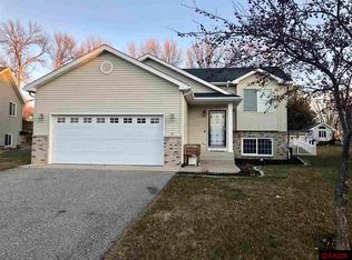 213 Hunters Ct, Eagle Lake, MN 56024
