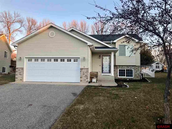 213 Hunters Ct, Eagle Lake, MN 56024