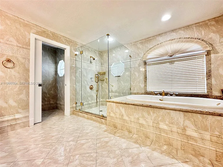5023 NW 94th Doral Pl — Photo 49