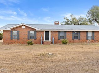 1750 Palmview Rd, Cottondale, FL 32431