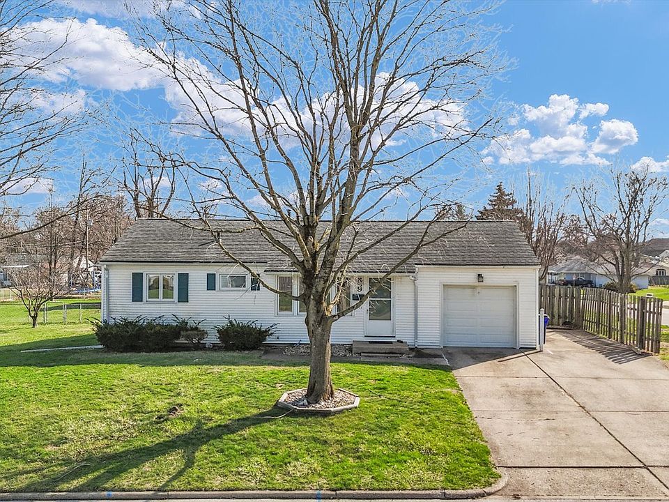 1st image of 9 Glenview Dr