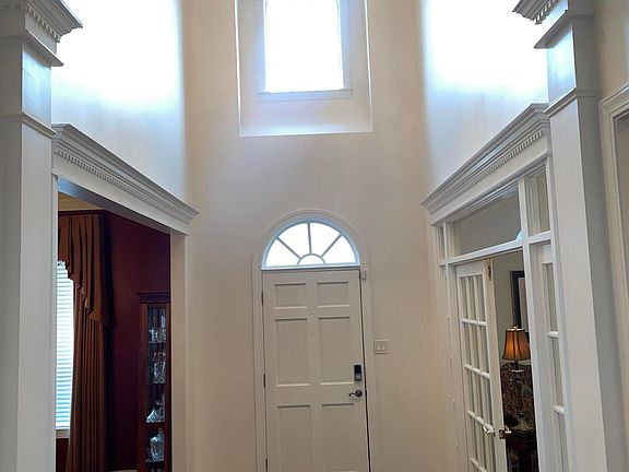 3rd image of 4633 Ridgemoor Dr