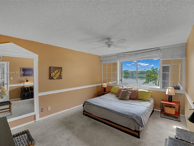 2737 S Oakland Forest Dr #204 — Photo 21