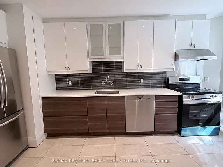 107 Chatsworth Dr #1 — Photo 8