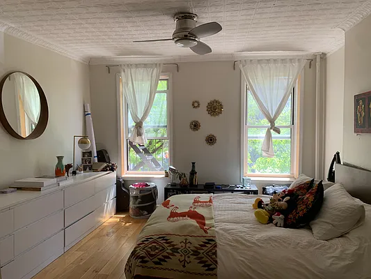 Rented by Level Group | media 8