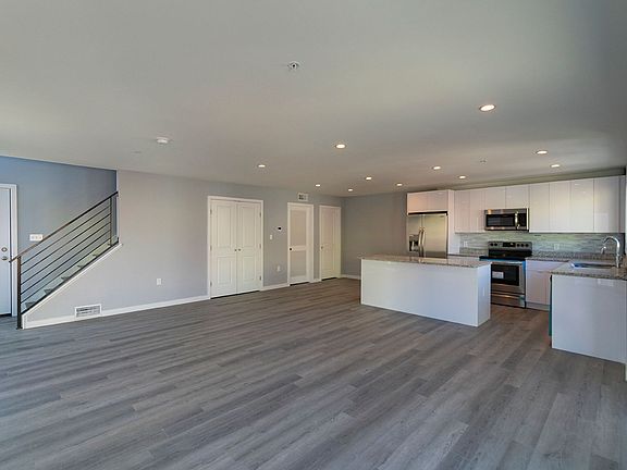 4th image of 808 W Norris St #E