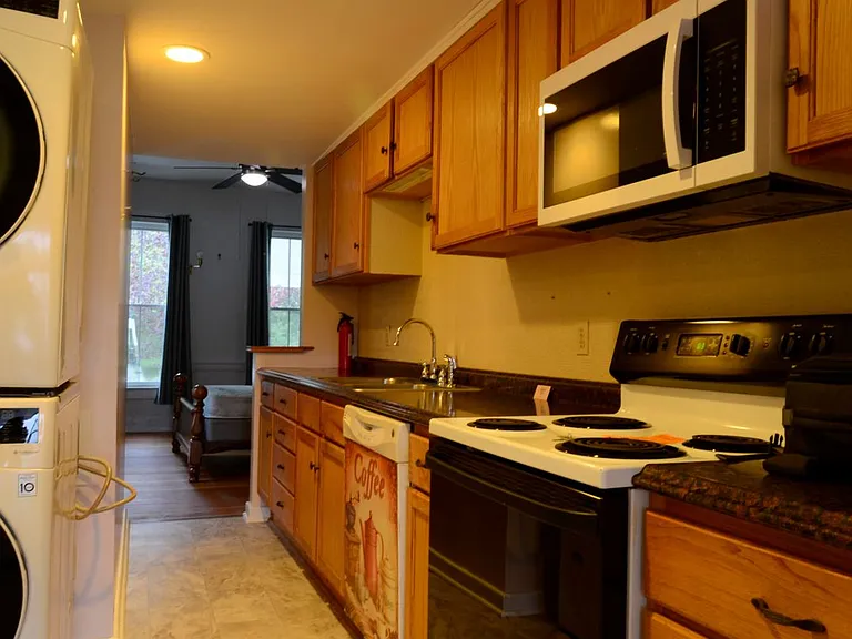 18 Manning Hill Rd #B — Photo 7