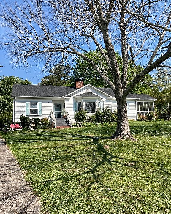 1st image of 135 Springdale Dr