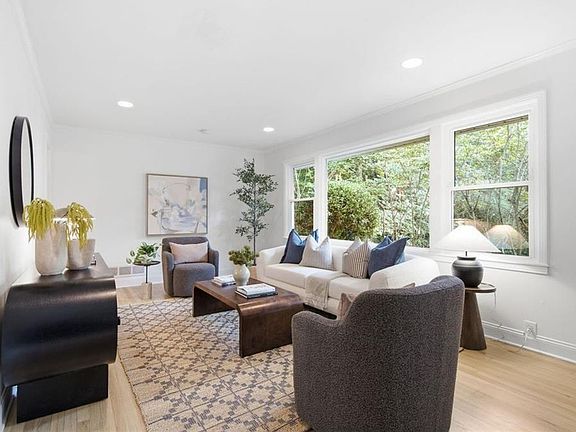 3rd image of 1119 Arbordale Dr