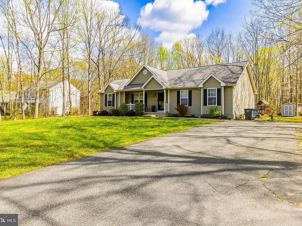 1st image of 584 Lantern Way