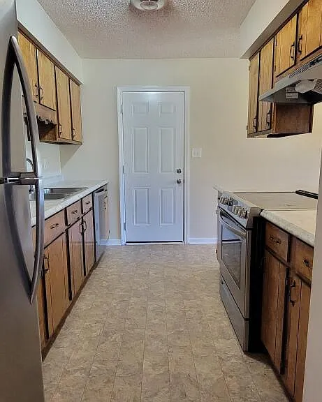 527 Raintree Cir — Photo 7