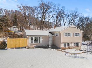 2 Shore Rd, Norwich, CT 06360