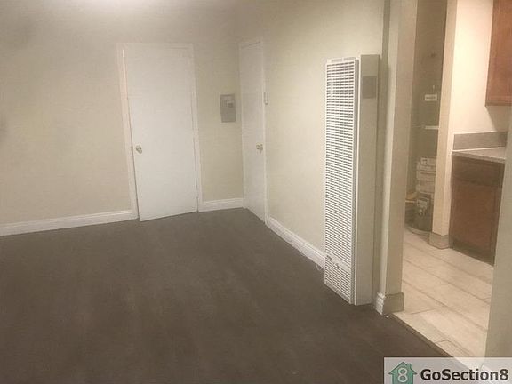 2nd image of 11901 S San Pedro St APT 11