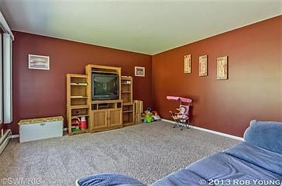 3rd image of 2522 Bristol Ave NW