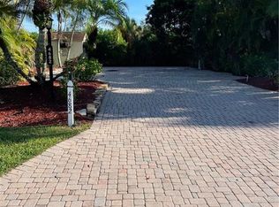 4682 Southern Breeze DR, NAPLES, FL 34114