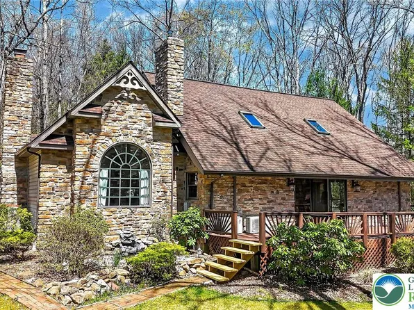 29 Great Oaks Dr, Nesquehoning, PA 18240